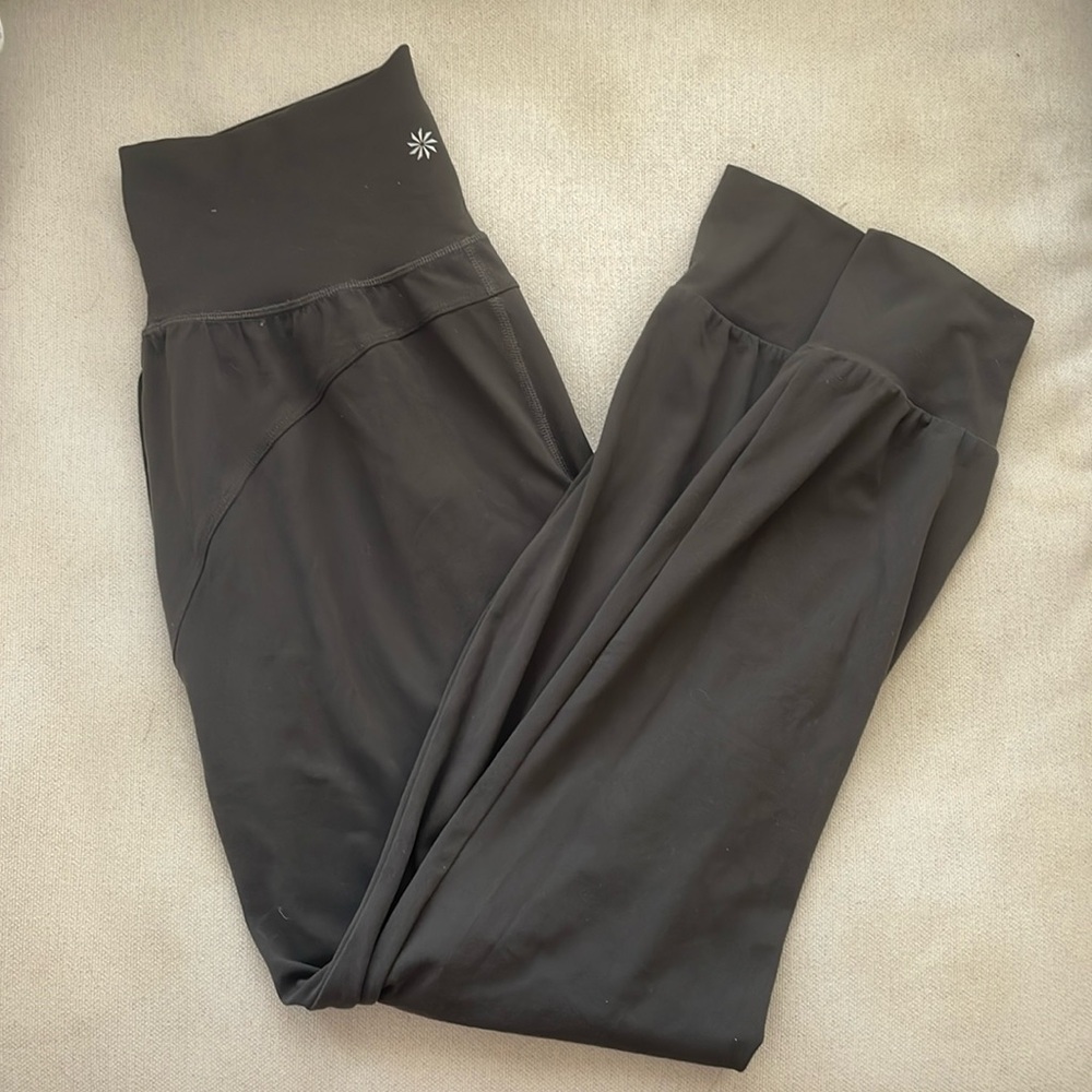 Athleta Salutation Joggers / S / Olive Green